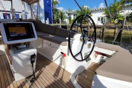 Jeanneau 44 Deck Salon