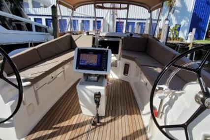 Jeanneau 44 Deck Salon