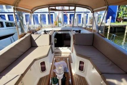 Jeanneau 44 Deck Salon