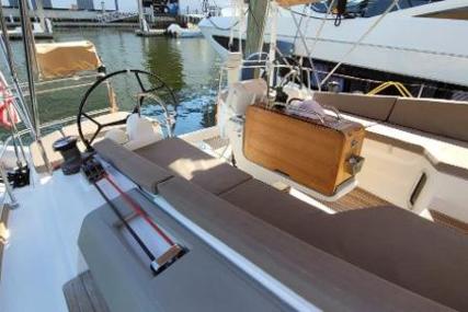 Jeanneau 44 Deck Salon