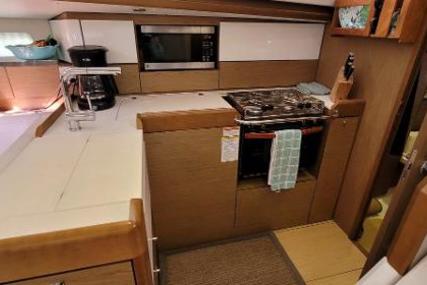 Jeanneau 44 Deck Salon