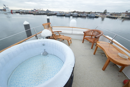 Pacemaker 74 Cockpit Motor Yacht