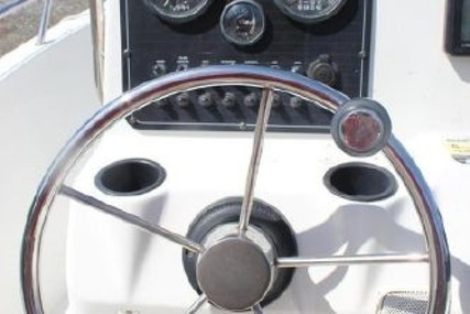 Hydra Sports 170 Center Console