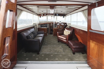 Matthews 42 FLYBRIDGE