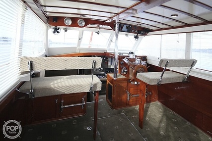 Matthews 42 FLYBRIDGE