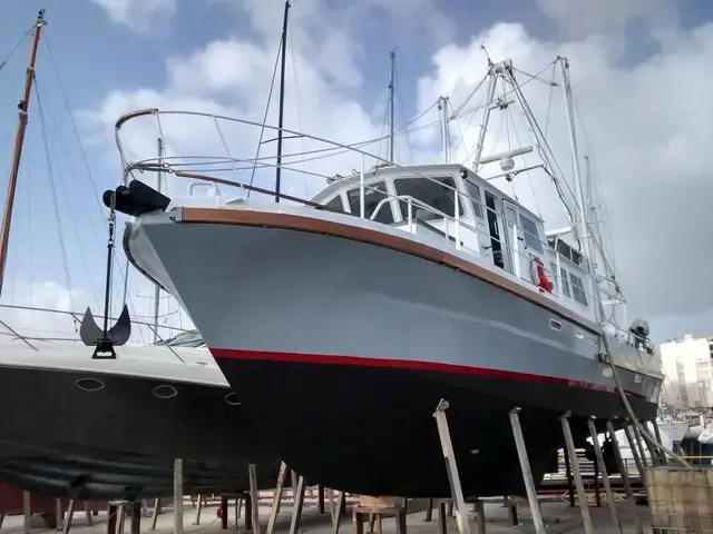 Bruce Roberts Waverunner Trawler Yacht