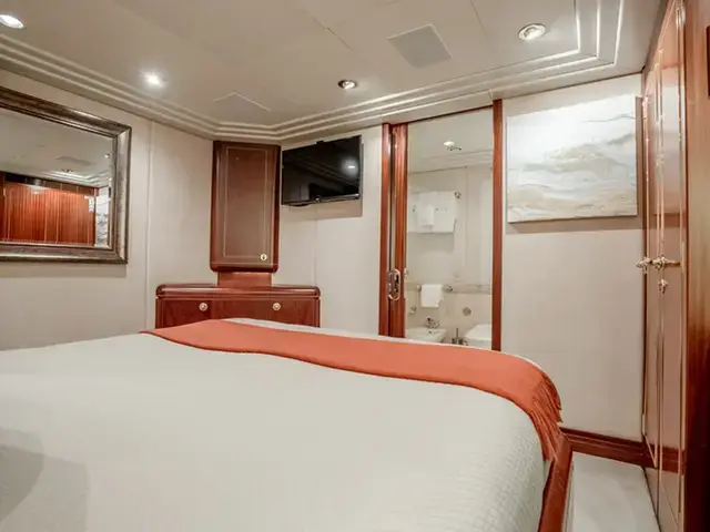 Feadship 140