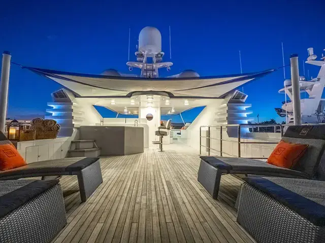 Feadship 140