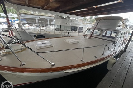 Matthews 42 FLYBRIDGE