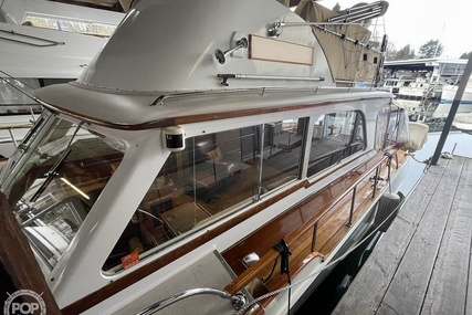 Matthews 42 FLYBRIDGE