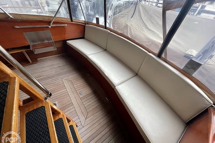 Matthews 42 FLYBRIDGE