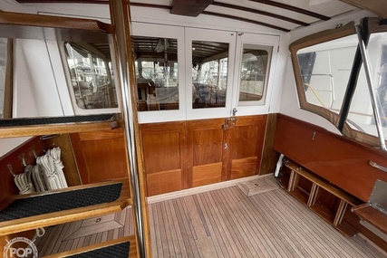 Matthews 42 FLYBRIDGE