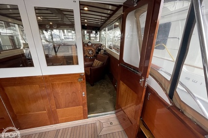 Matthews 42 FLYBRIDGE