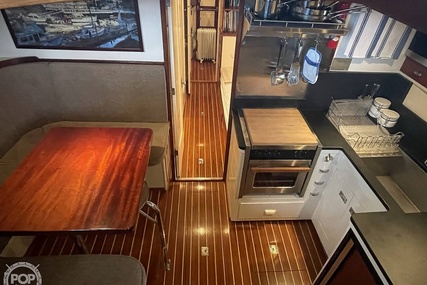 Matthews 42 FLYBRIDGE