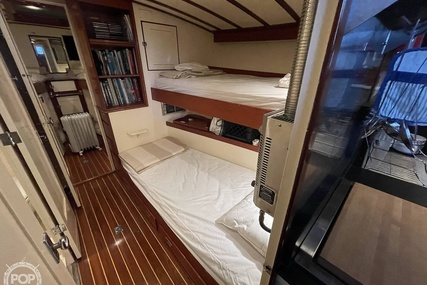 Matthews 42 FLYBRIDGE