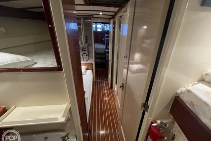 Matthews 42 FLYBRIDGE