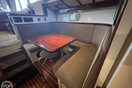 Matthews 42 FLYBRIDGE