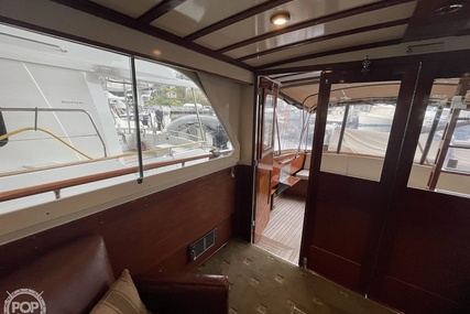 Matthews 42 FLYBRIDGE