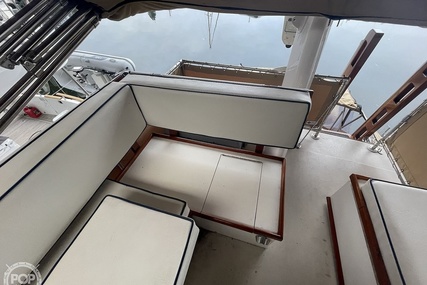 Matthews 42 FLYBRIDGE