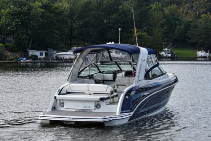 Formula 330 Crossover Bowrider