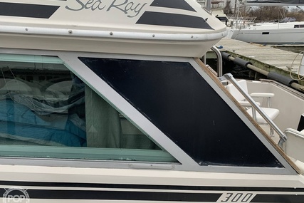 Sea Ray 300 Sedan Bridge