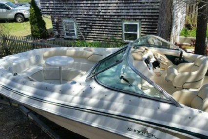 Sea Ray 210 Sundeck