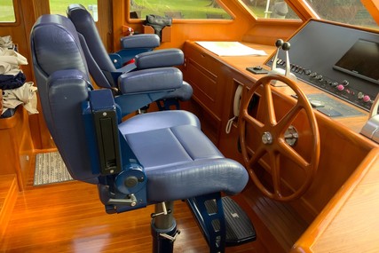 Offshore Yachts Pilothouse