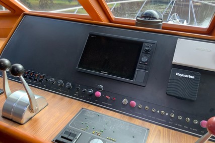 Offshore Yachts Pilothouse