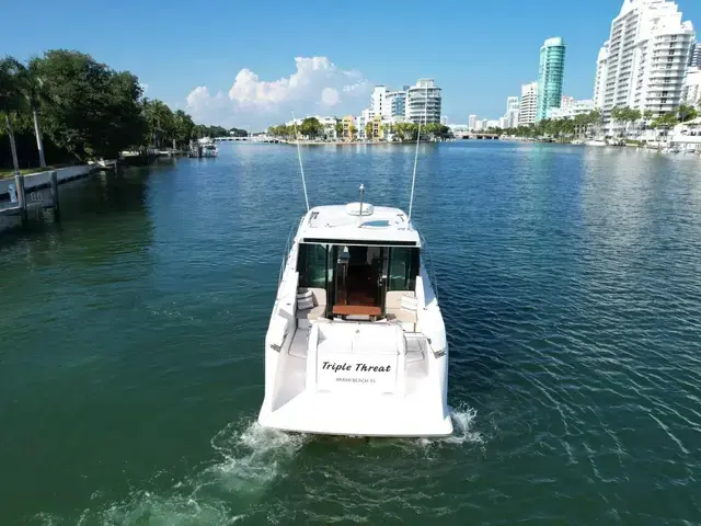 Tiara Yachts 39 Coupe