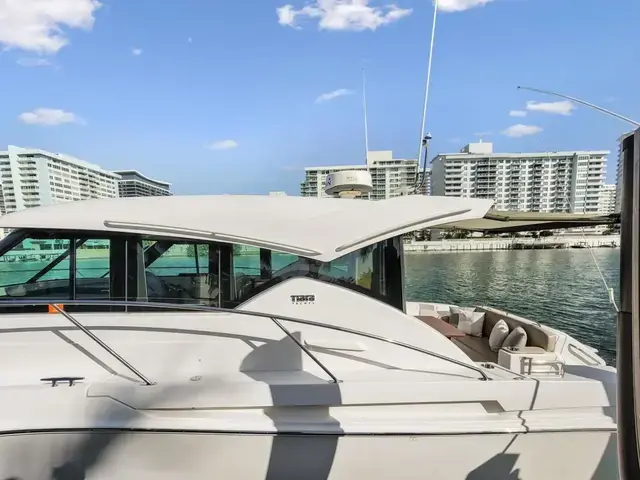 Tiara Yachts 39 Coupe