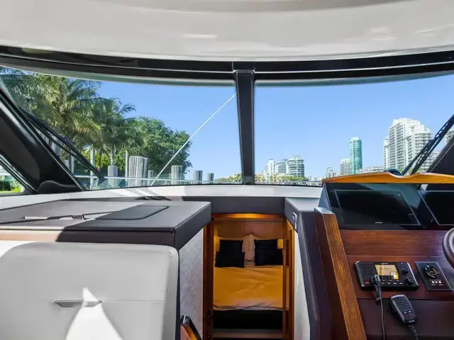 Tiara Yachts 39 Coupe