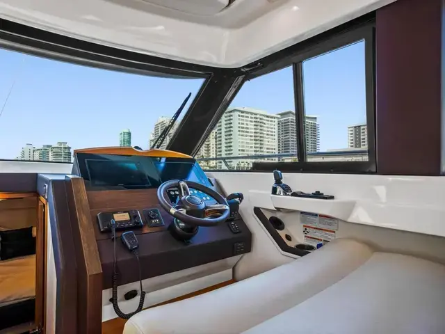 Tiara Yachts 39 Coupe