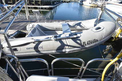 Bluewater 5200 Cruiser