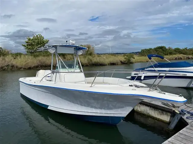 Bayliner 2503 Trophy Center Console