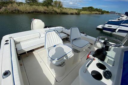 Bayliner 2503 Trophy Center Console