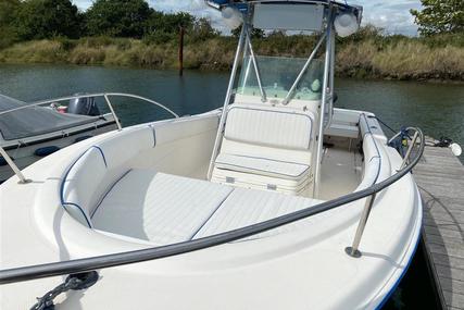 Bayliner 2503 Trophy Center Console