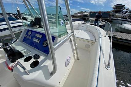 Bayliner 2503 Trophy Center Console