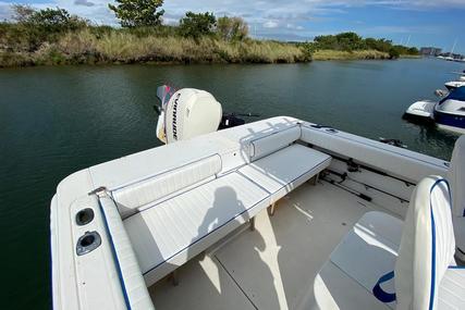 Bayliner 2503 Trophy Center Console