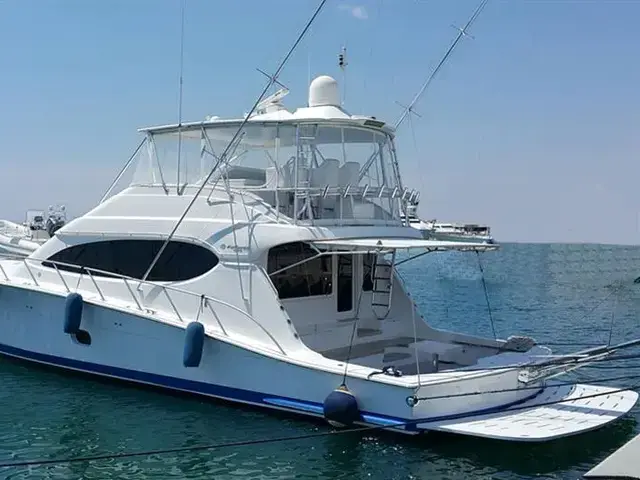 Hatteras 68 Convertible