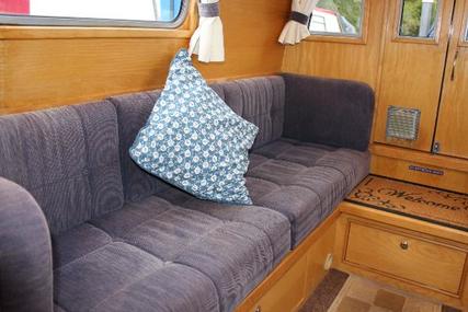 Sea Otter sailboats 31' Narrowboat