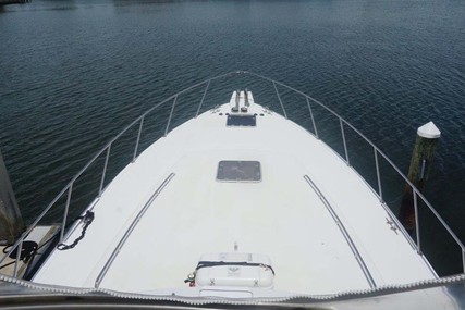 Little Harbor Whisperjet Flybridge Cruiser