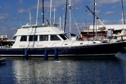 Little Harbor Whisperjet Flybridge Cruiser