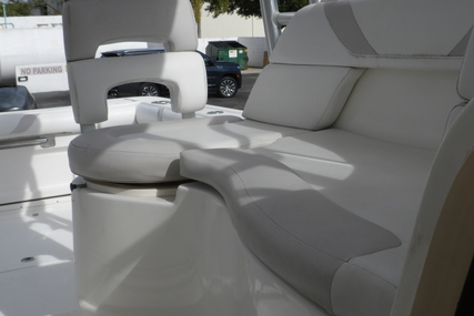 Boston Whaler 305 Conquest