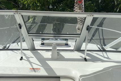 Boston Whaler 305 Conquest