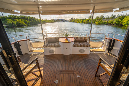 Queenship Pilothouse Motor Yacht