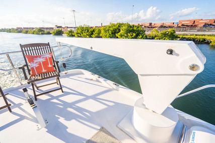 Queenship Pilothouse Motor Yacht