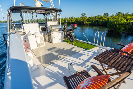 Queenship Pilothouse Motor Yacht