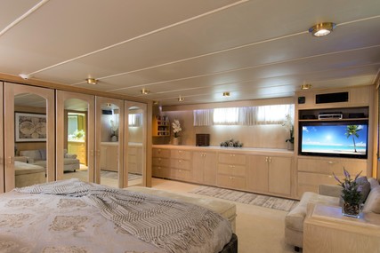 Broward Motor Yacht 110 Pilothouse