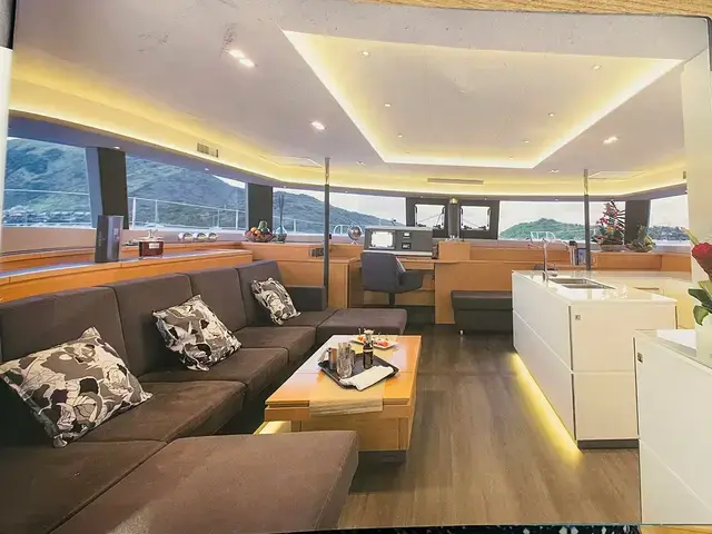 Fountaine Pajot Victoria 67