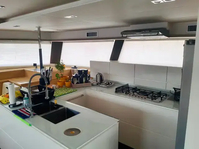 Fountaine Pajot Victoria 67